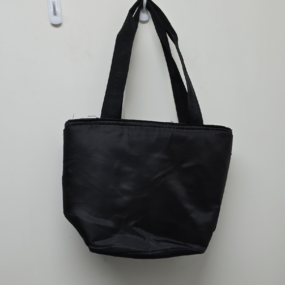 3/$15 Deal 🎉 Igloo Geometric Black Tote / Lunch Bag - Picture 3 of 10